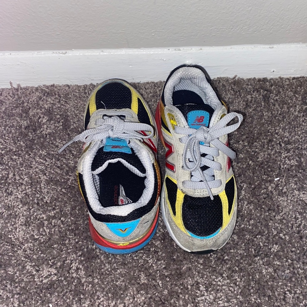 2002R CASUAL